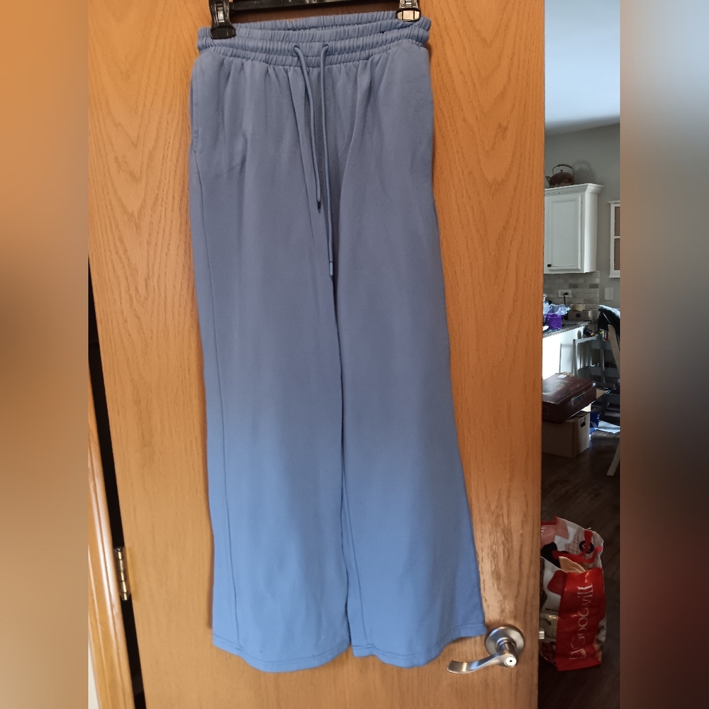 Womens Size Medium, Sugar Kiss Blue Wide-Leg Sweatpants